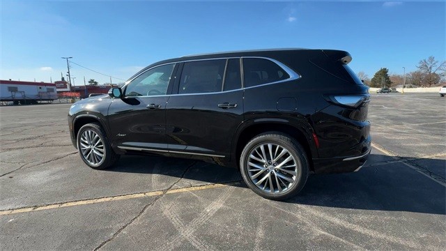 Buick Enclave Vehicle Full-screen Gallery Image 06