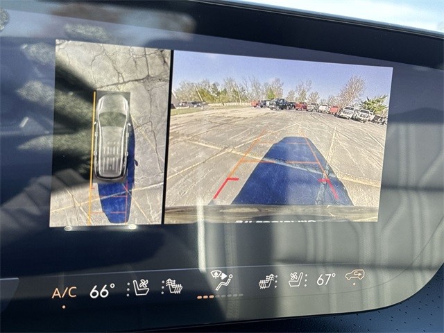 Buick Enclave Vehicle Full-screen Gallery Image 17