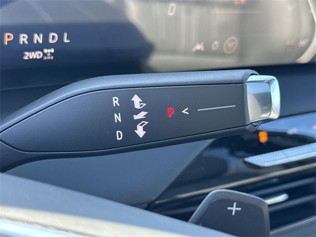 Buick Enclave Vehicle Full-screen Gallery Image 20