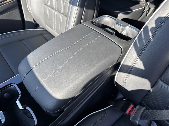 Buick Enclave Vehicle Full-screen Gallery Image 21