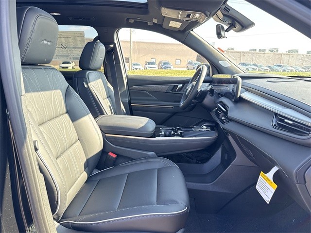 Buick Enclave Vehicle Full-screen Gallery Image 26