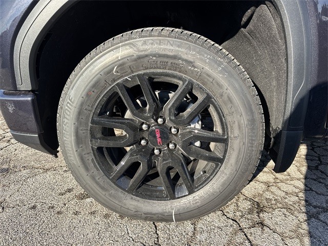 GMC Sierra 1500 Vehicle Full-screen Gallery Image 10