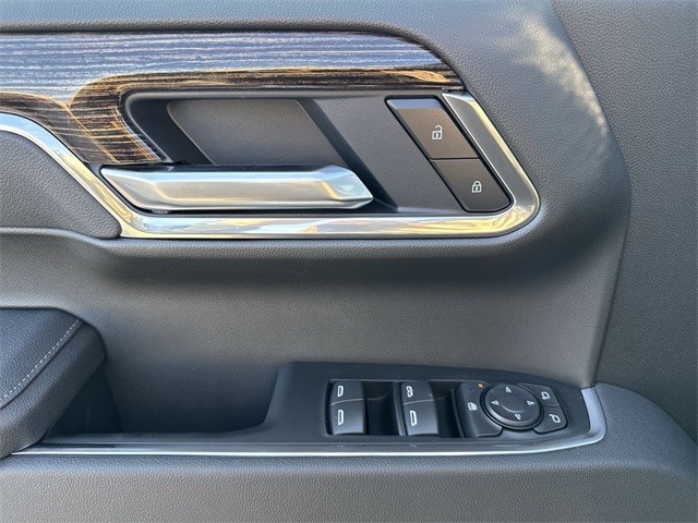 GMC Sierra 1500 Vehicle Full-screen Gallery Image 13