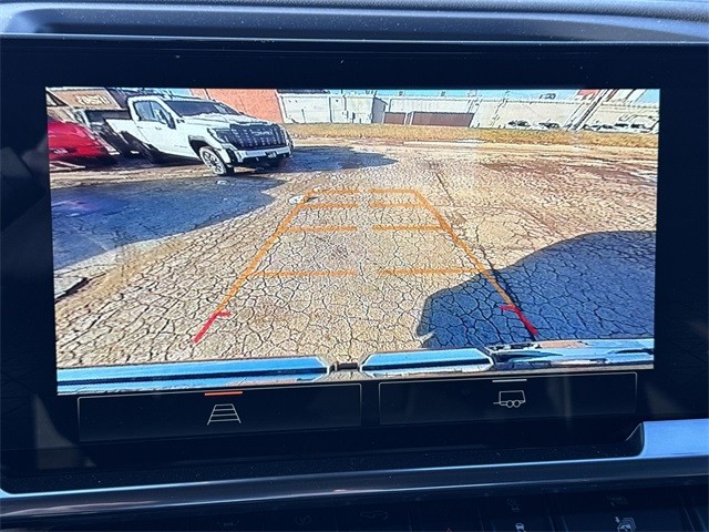 GMC Sierra 1500 Vehicle Full-screen Gallery Image 17