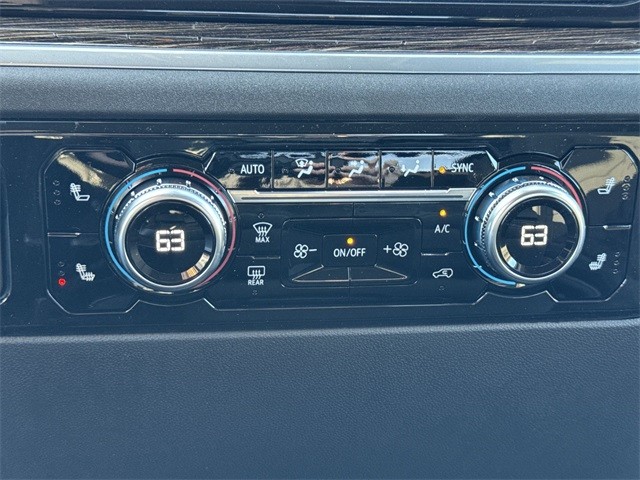 GMC Sierra 1500 Vehicle Full-screen Gallery Image 19