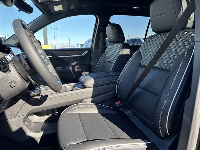 GMC Acadia Vehicle Full-screen Gallery Image 11