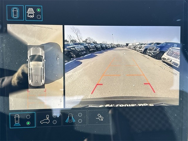 GMC Acadia Vehicle Full-screen Gallery Image 17