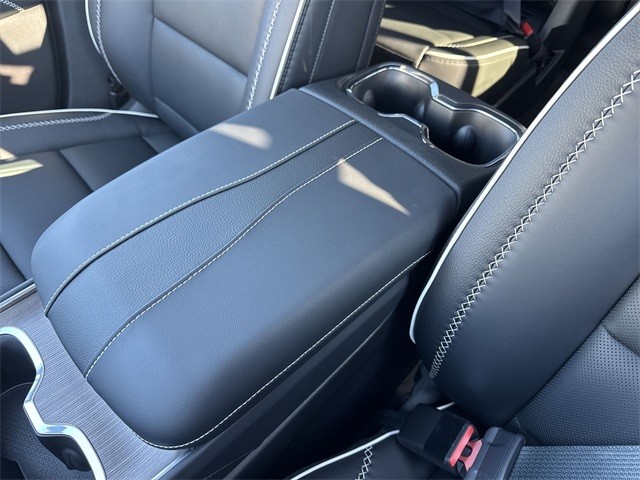 GMC Acadia Vehicle Full-screen Gallery Image 21