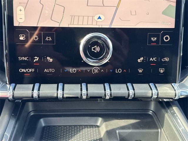 GMC Acadia Vehicle Full-screen Gallery Image 19