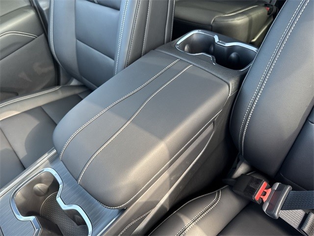 GMC Acadia Vehicle Full-screen Gallery Image 21