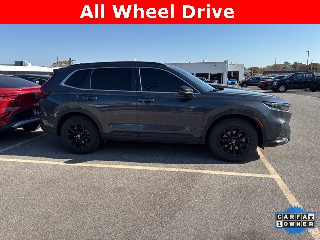 Honda CR-V Hybrid Vehicle Full-screen Gallery Image 02