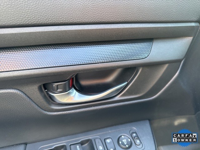 Honda CR-V Hybrid Vehicle Full-screen Gallery Image 17