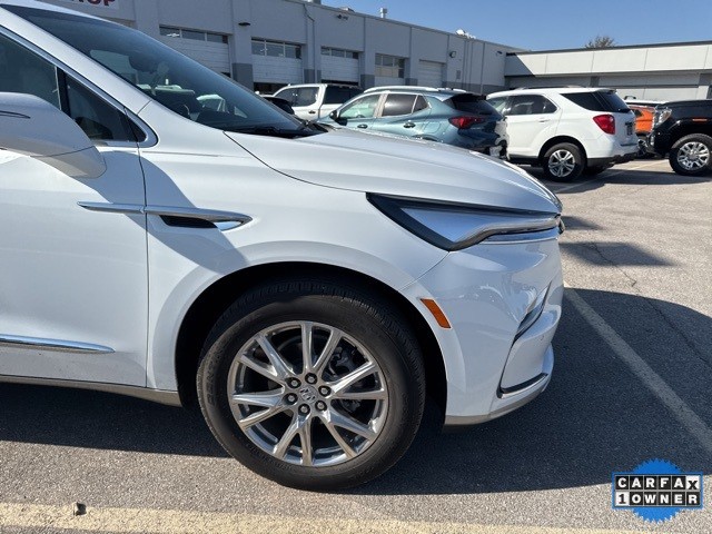 Buick Enclave Vehicle Full-screen Gallery Image 04