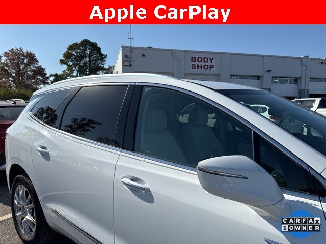 Buick Enclave Vehicle Full-screen Gallery Image 05