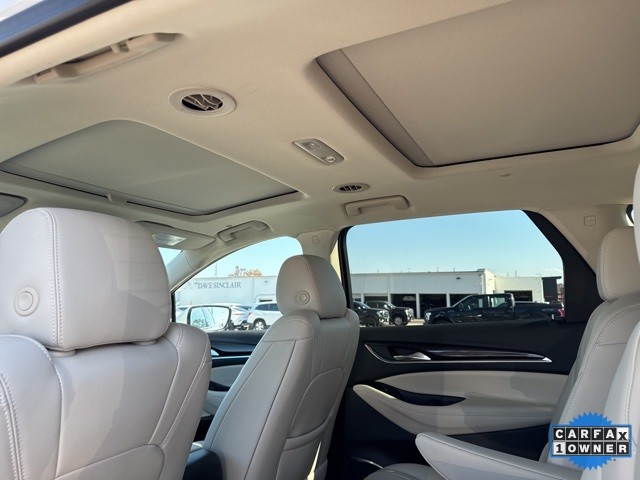 Buick Enclave Vehicle Full-screen Gallery Image 09