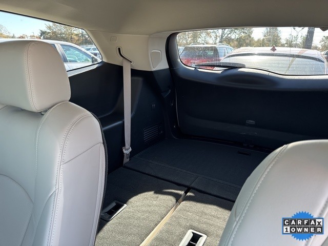 Buick Enclave Vehicle Full-screen Gallery Image 10