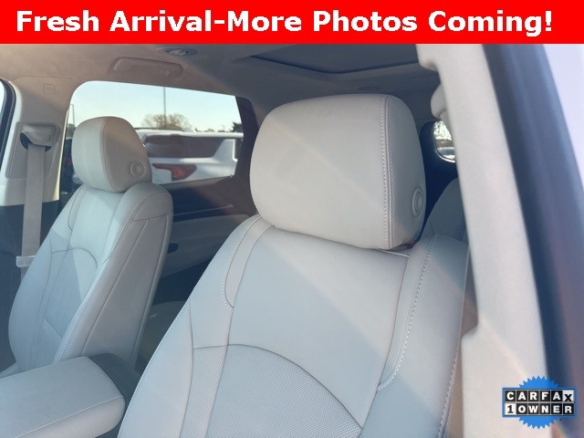 Buick Enclave Vehicle Full-screen Gallery Image 14