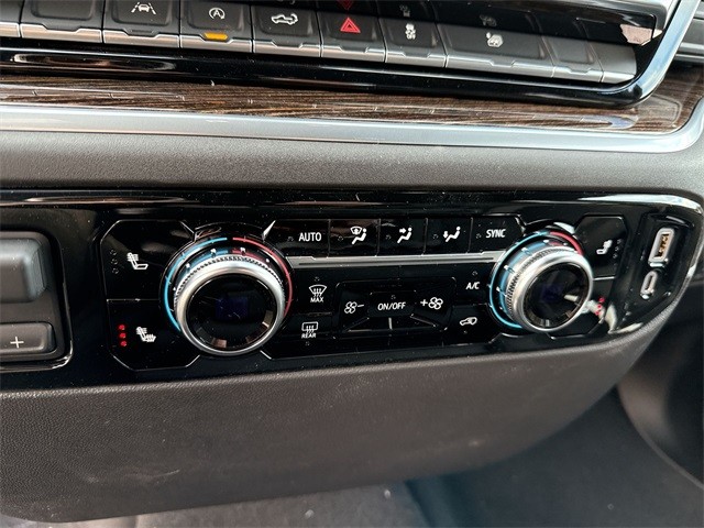 GMC Sierra 1500 Vehicle Full-screen Gallery Image 19