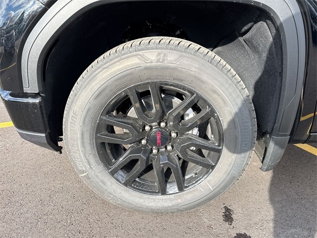 GMC Sierra 1500 Vehicle Full-screen Gallery Image 10