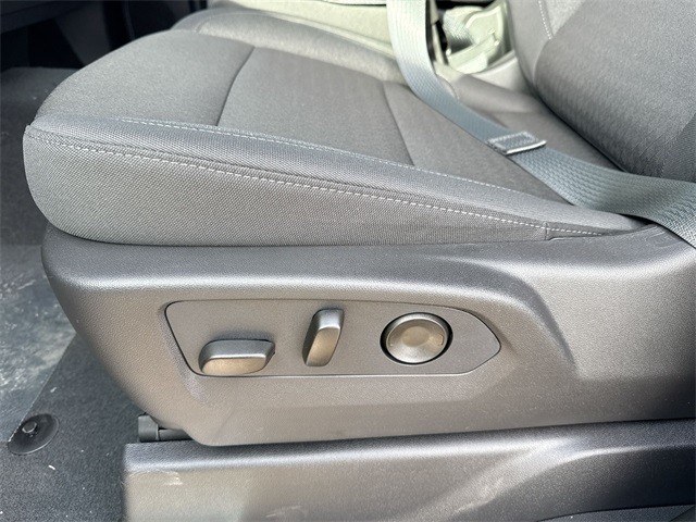 GMC Sierra 1500 Vehicle Full-screen Gallery Image 12