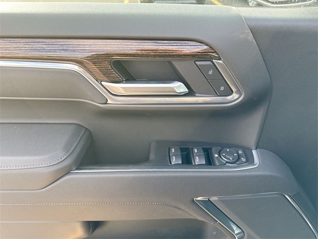 GMC Sierra 1500 Vehicle Full-screen Gallery Image 13