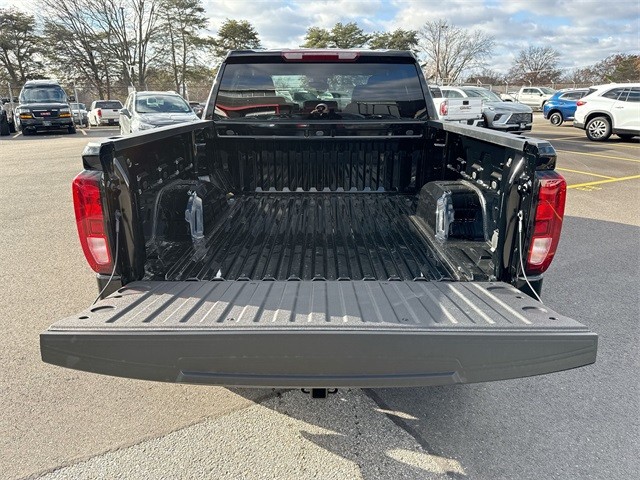 GMC Sierra 1500 Vehicle Full-screen Gallery Image 24