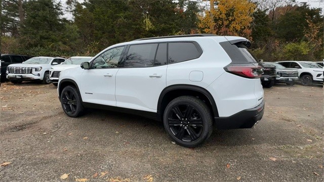 GMC Acadia Vehicle Full-screen Gallery Image 06