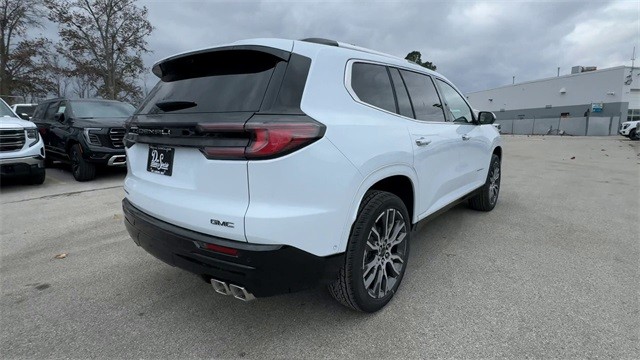 GMC Acadia Vehicle Full-screen Gallery Image 08
