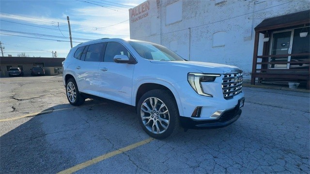 GMC Acadia Vehicle Full-screen Gallery Image 02