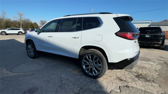 GMC Acadia Vehicle Full-screen Gallery Image 06