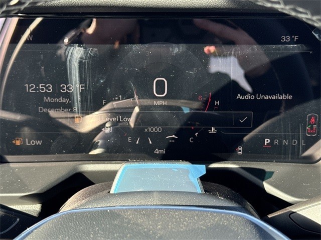 GMC Acadia Vehicle Full-screen Gallery Image 14