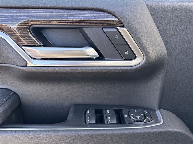 GMC Sierra 1500 Vehicle Full-screen Gallery Image 13