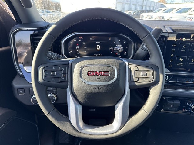 GMC Sierra 1500 Vehicle Full-screen Gallery Image 14