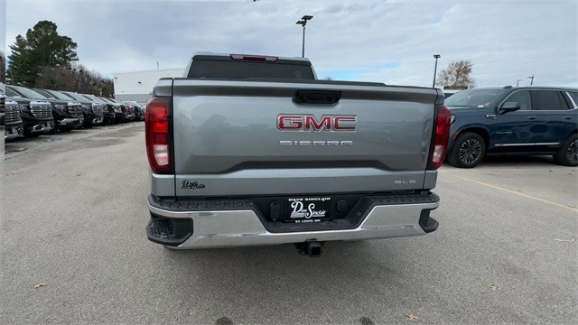 GMC Sierra 1500 Vehicle Full-screen Gallery Image 07