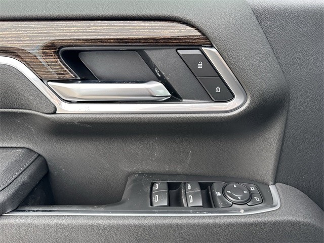 GMC Sierra 1500 Vehicle Full-screen Gallery Image 13