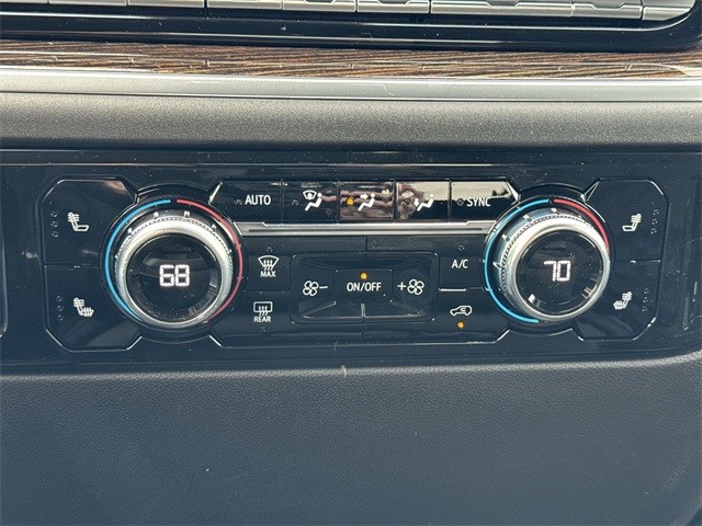 GMC Sierra 1500 Vehicle Full-screen Gallery Image 19