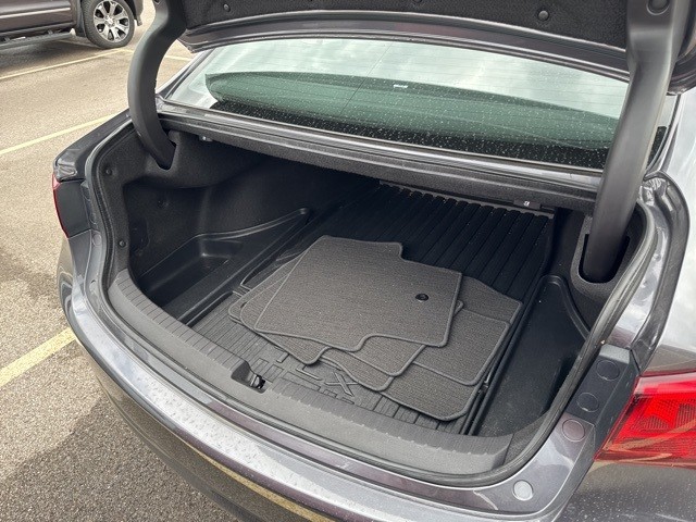 Acura TLX Vehicle Full-screen Gallery Image 06