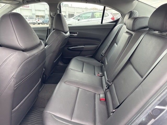 Acura TLX Vehicle Full-screen Gallery Image 07