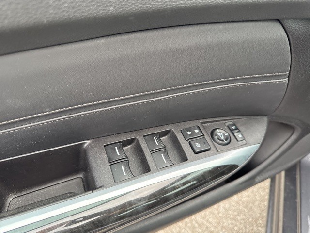 Acura TLX Vehicle Full-screen Gallery Image 15