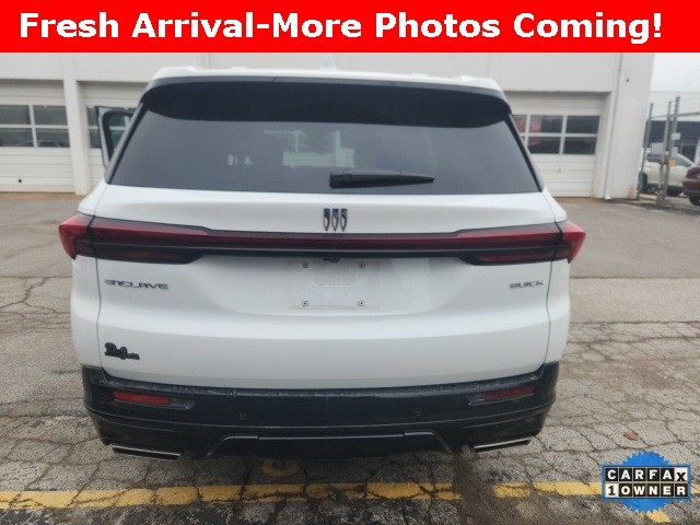 Buick Enclave Vehicle Full-screen Gallery Image 14