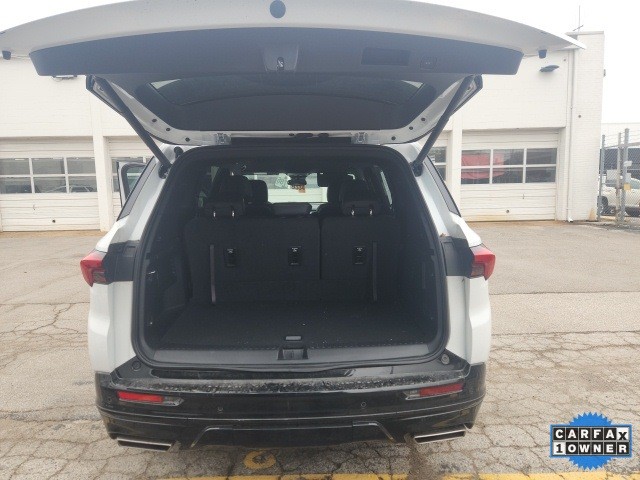 Buick Enclave Vehicle Full-screen Gallery Image 15