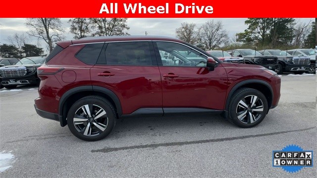 Nissan Rogue Vehicle Full-screen Gallery Image 11