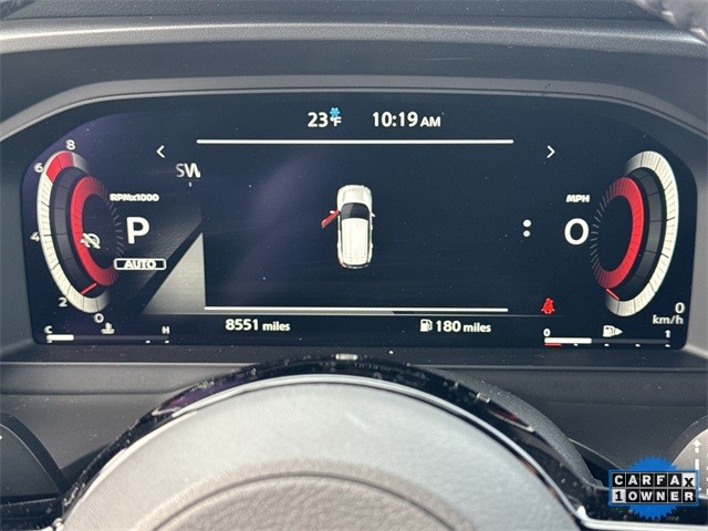 Nissan Rogue Vehicle Full-screen Gallery Image 15