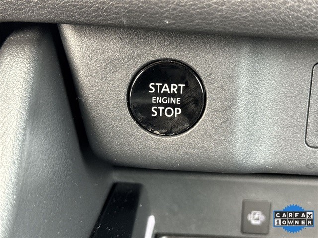 Nissan Rogue Vehicle Full-screen Gallery Image 21