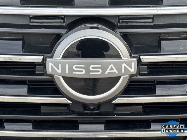 Nissan Rogue Vehicle Full-screen Gallery Image 34