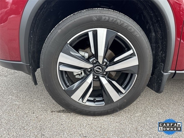 Nissan Rogue Vehicle Full-screen Gallery Image 36