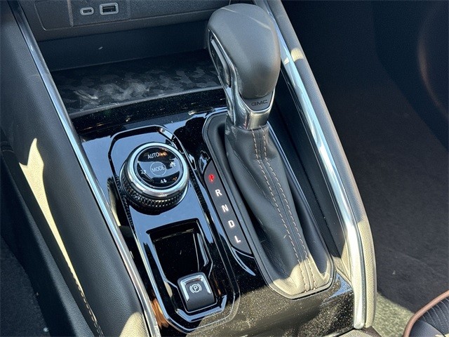 GMC Canyon Vehicle Full-screen Gallery Image 20