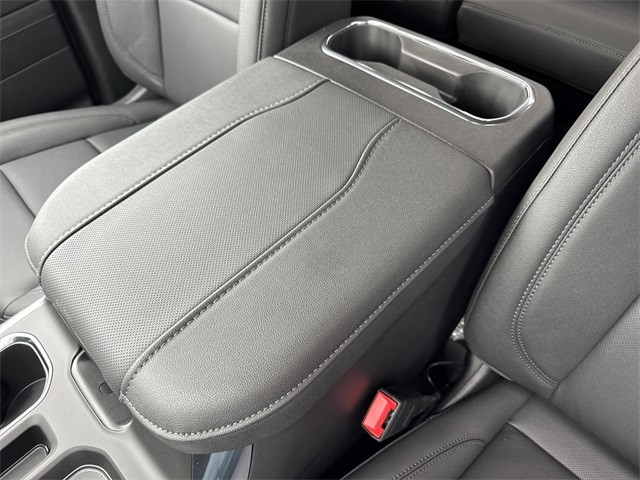 GMC Sierra 1500 Vehicle Full-screen Gallery Image 21