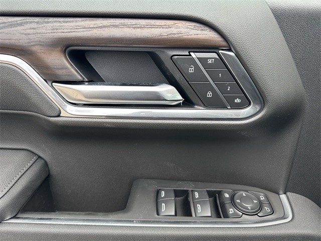 GMC Sierra 1500 Vehicle Full-screen Gallery Image 13