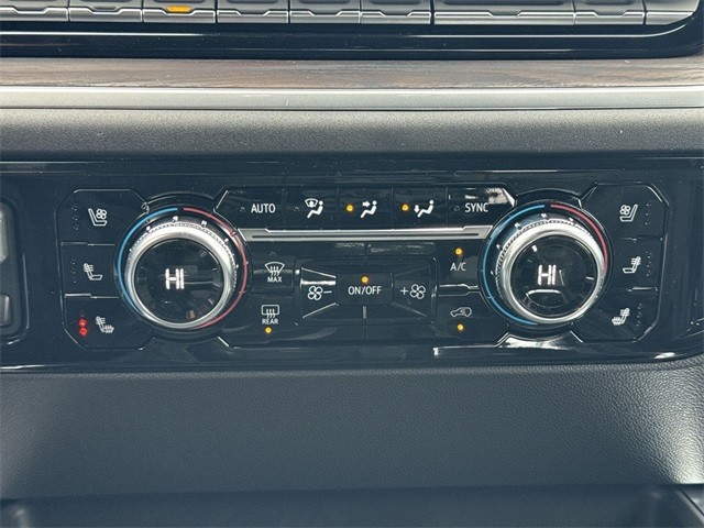 GMC Sierra 1500 Vehicle Full-screen Gallery Image 19